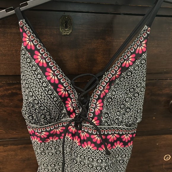 Bathing Suit - Picture 2 of 6